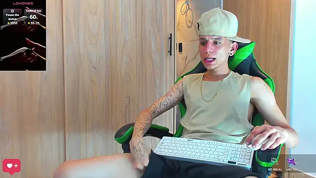 Snapshot of Skinny_batman chatting on October 30, 2025, 6:26 am Skinny batman online show from October 30, 2025, 6:26 am