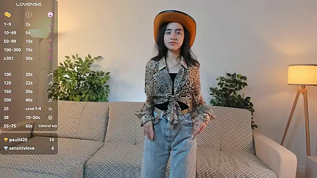 Snapshot of LoidaTatom chatting on October 4, 2025, 1:14 am LoidaTatom online show from October 4, 2025, 1:14 am