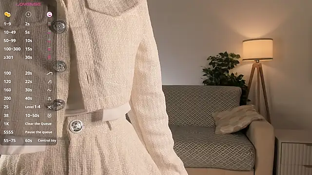 Snapshot of LoidaTatom chatting on October 25, 2025, 1:02 am LoidaTatom online show from October 25, 2025, 1:02 am