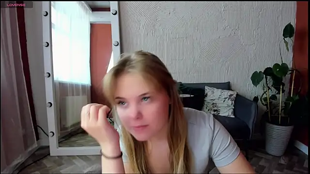 Snapshot of Melissa_199 chatting on October 6, 2025, 10:34 am Melissa 199 online show from October 6, 2025, 10:34 am