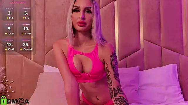 Snapshot of AriannaLure chatting on October 2, 2025, 6:26 pm AriannaLure online show from October 2, 2025, 6:26 pm