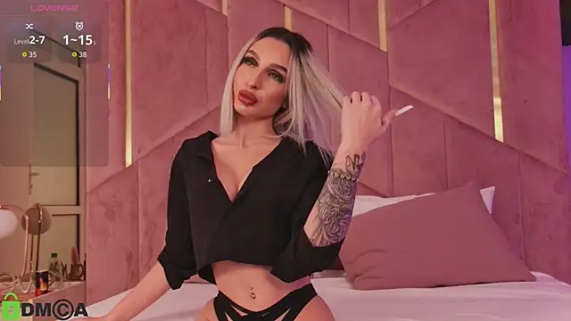 Snapshot of AriannaLure chatting on October 11, 2025, 6:28 pm AriannaLure online show from October 11, 2025, 6:28 pm