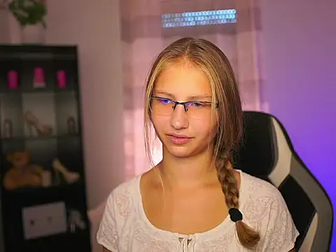 Snapshot of emmie_murray chatting on September 28, 2025, 12:54 pm emmie murray online show from September 28, 2025, 12:54 pm