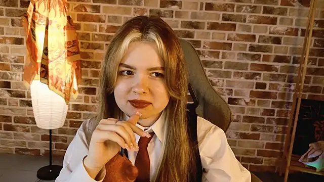 HaleySun online show from September 28, 2025, 5:02 am