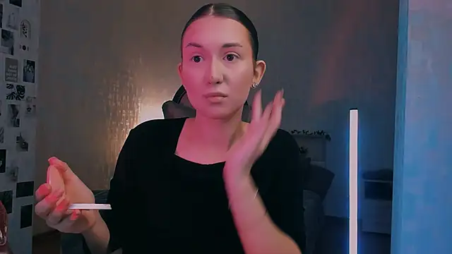 raviolly046 online show from November 5, 2025, 9:53 am