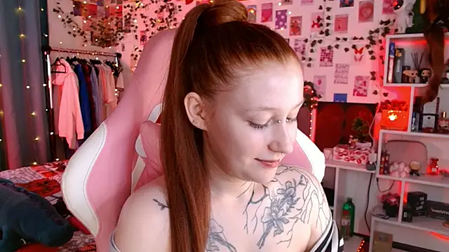 Ayla Hicks online show from December 17, 2025, 8:15 pm