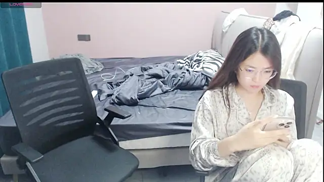 Snapshot of redrose520 chatting on October 7, 2025, 12:02 pm redrose520 online show from October 7, 2025, 12:02 pm