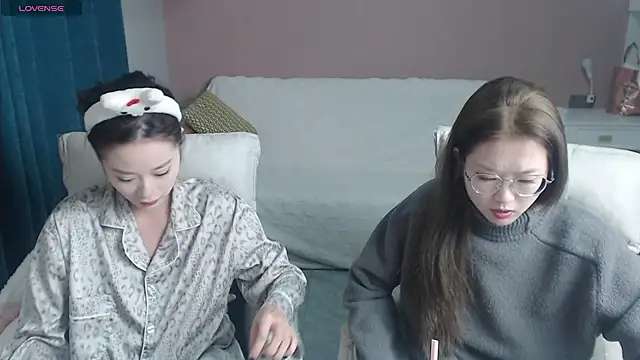 Snapshot of redrose520 chatting on March 2, 2026, 12:34 pm redrose520 online show from March 2, 2026, 12:34 pm