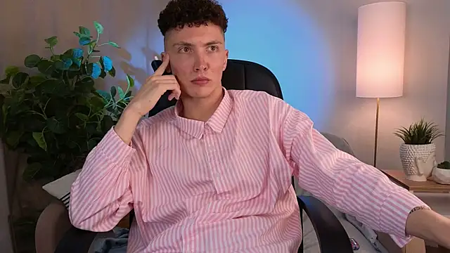 Archy Twink online show from September 25, 2025, 9:29 pm