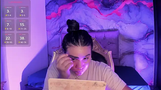 Snapshot of Tamara_Johnss_ chatting on October 7, 2025, 3:04 am Tamara Johnss online show from October 7, 2025, 3:04 am