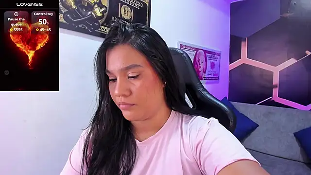 Snapshot of Tamara_Johnss_ chatting on October 10, 2025, 3:05 am Tamara Johnss online show from October 10, 2025, 3:05 am