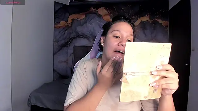 Snapshot of Tamara_Johnss_ chatting on November 7, 2025, 3:06 am Tamara Johnss online show from November 7, 2025, 3:06 am