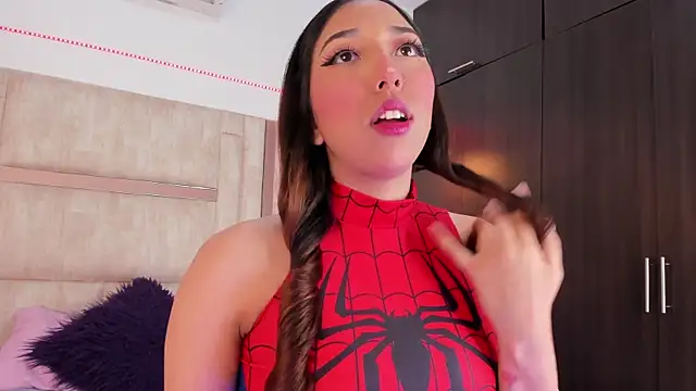 emily  walker online show from November 26, 2025, 1:12 pm