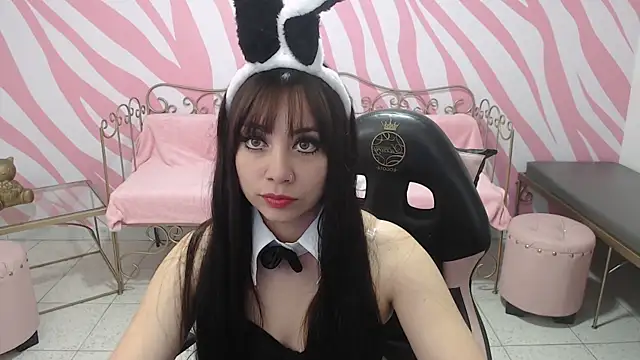 saabrina  online show from September 26, 2025, 1:59 pm