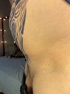 liz and thiago online show from September 29, 2025, 1:27 pm