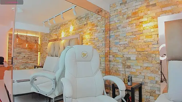 Snapshot of eris_novikov chatting on October 3, 2025, 12:24 pm eris novikov online show from October 3, 2025, 12:24 pm