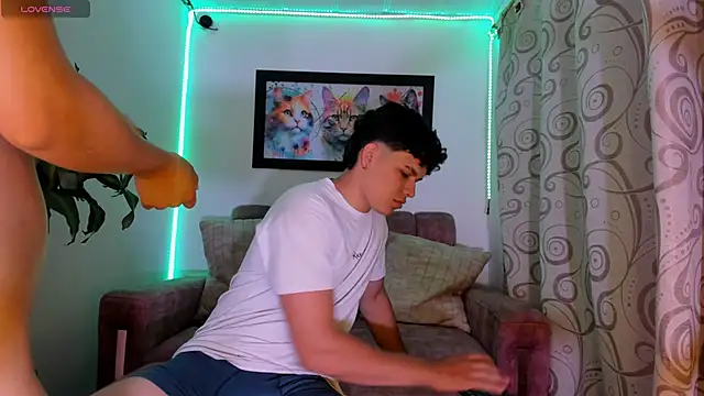 Snapshot of Cream_Jock chatting on October 21, 2025, 1:06 am Cream Jock online show from October 21, 2025, 1:06 am