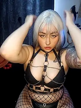 Snapshot of Iluromi chatting on October 21, 2025, 6:52 pm Iluromi online show from October 21, 2025, 6:52 pm