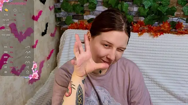 Snapshot of Belinda_Starlight chatting on October 27, 2025, 1:37 pm Belinda Starlight online show from October 27, 2025, 1:37 pm