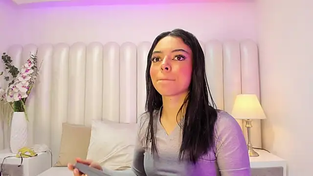 AriaBelles online show from November 17, 2025, 12:11 pm