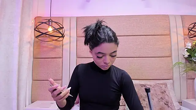 AriaBelles online show from November 23, 2025, 11:54 am