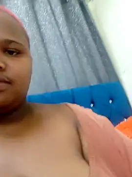 Snapshot of BustyBMWx chatting on October 10, 2025, 5:45 pm BustyBMWx online show from October 10, 2025, 5:45 pm