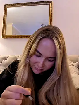 BarbieDolly x online show from February 13, 2026, 8:27 pm