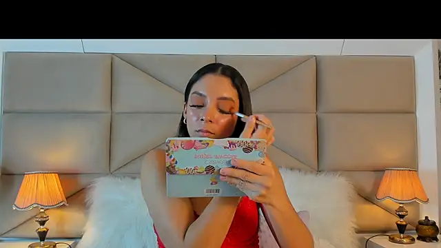 MayaDeLuca online show from January 19, 2026, 1:04 pm