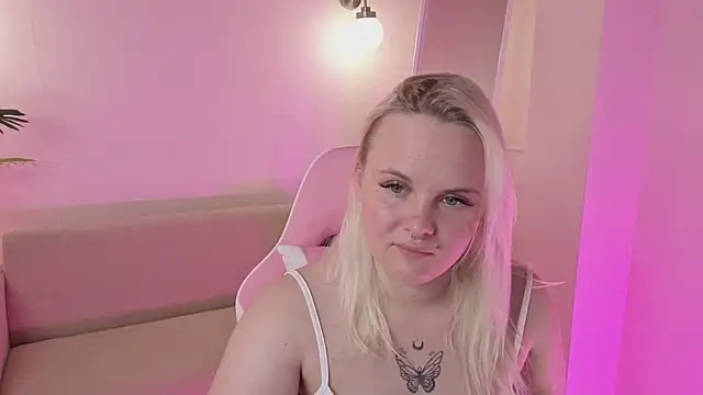 ChristyF0x online show from September 24, 2025, 2:04 am