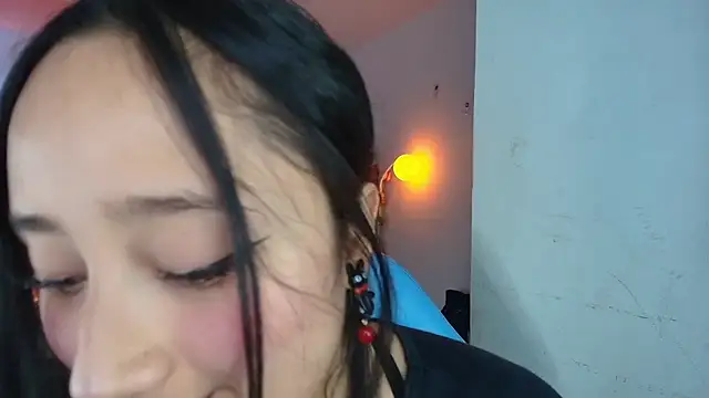 Hinata 21  online show from May 6, 2026, 9:31 pm