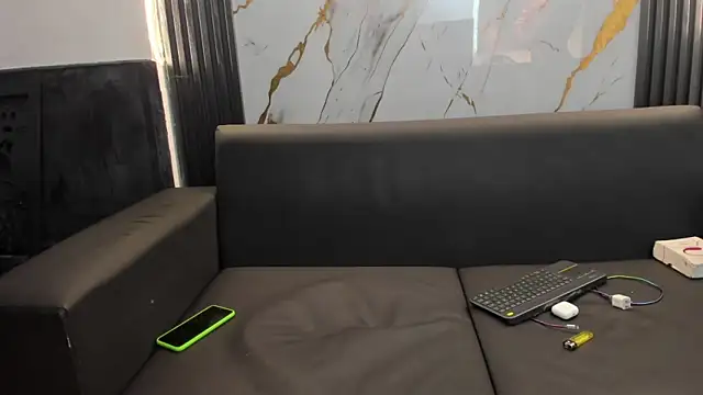 ALEX MILLER25 online show from September 25, 2025, 8:01 pm