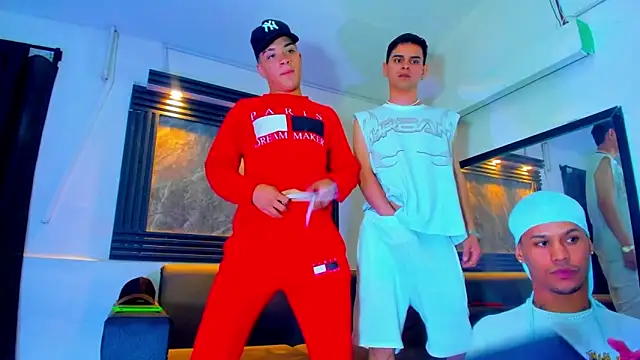 ALEX MILLER25 online show from October 5, 2025, 4:11 am