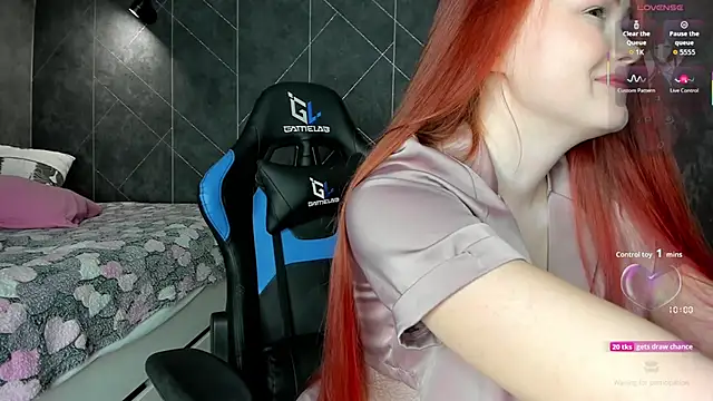 Snapshot of Red_FoxGirl chatting on October 24, 2025, 5:31 pm Red FoxGirl online show from October 24, 2025, 5:31 pm