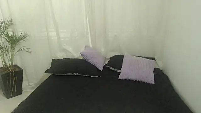 Snapshot of power_love_lemon chatting on September 30, 2025, 12:21 pm power love lemon online show from September 30, 2025, 12:21 pm