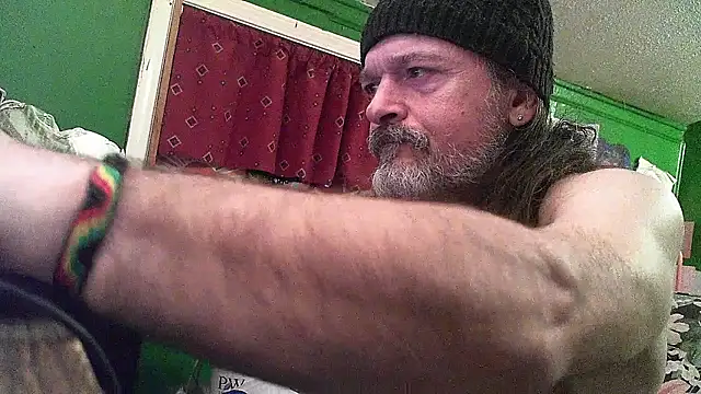 HippieDad333 online show from April 28, 2026, 3:22 am