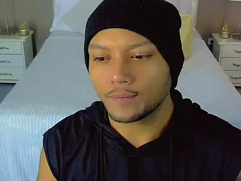 Snapshot of Max_Rivers chatting on October 8, 2025, 12:25 pm Max Rivers online show from October 8, 2025, 12:25 pm