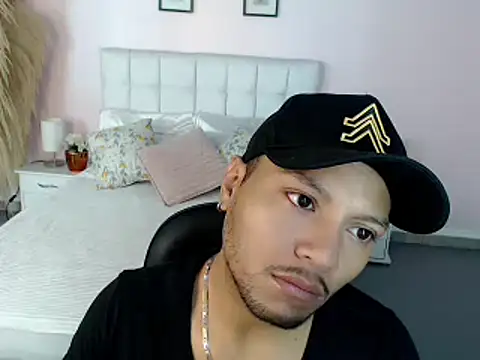 Snapshot of Max_Rivers chatting on October 11, 2025, 12:15 pm Max Rivers online show from October 11, 2025, 12:15 pm