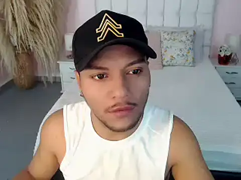 Snapshot of Max_Rivers chatting on October 14, 2025, 11:55 am Max Rivers online show from October 14, 2025, 11:55 am