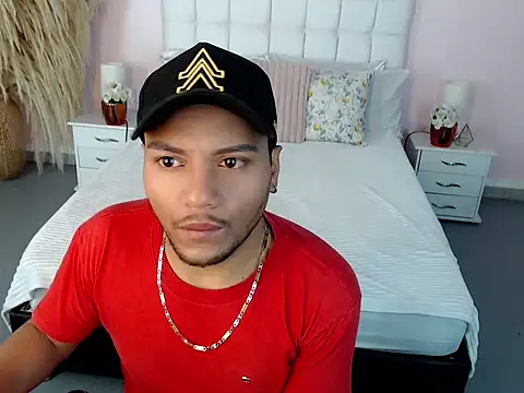 Snapshot of Max_Rivers chatting on October 16, 2025, 12:06 pm Max Rivers online show from October 16, 2025, 12:06 pm