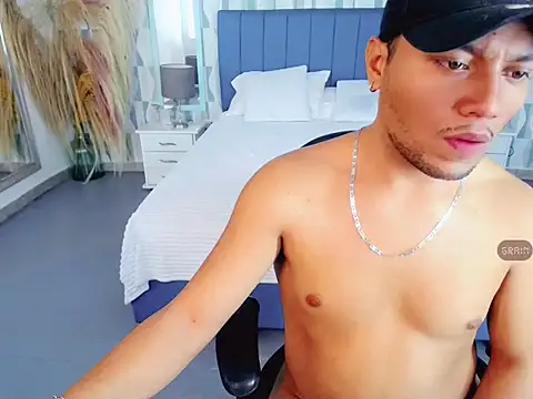 Snapshot of Max_Rivers chatting on October 19, 2025, 7:20 am Max Rivers online show from October 19, 2025, 7:20 am