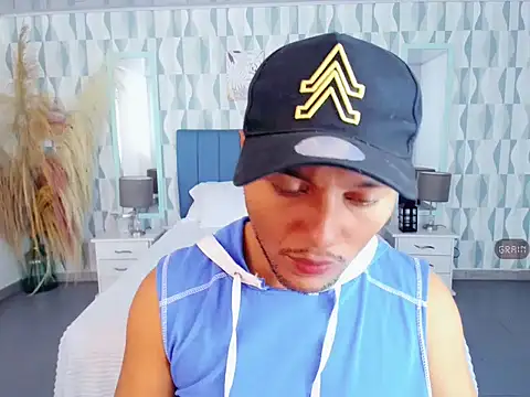 Snapshot of Max_Rivers chatting on October 19, 2025, 7:25 pm Max Rivers online show from October 19, 2025, 7:25 pm