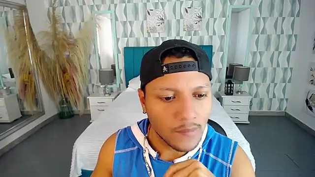 Snapshot of Max_Rivers chatting on October 20, 2025, 7:14 pm Max Rivers online show from October 20, 2025, 7:14 pm