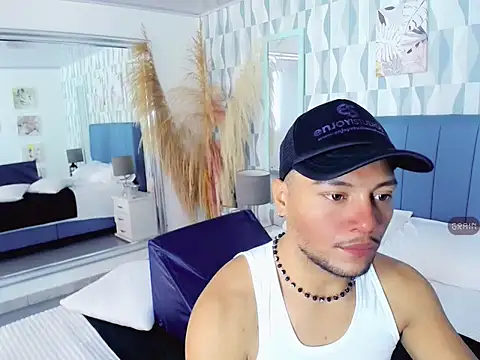 Snapshot of Max_Rivers chatting on November 2, 2025, 7:05 pm Max Rivers online show from November 2, 2025, 7:05 pm