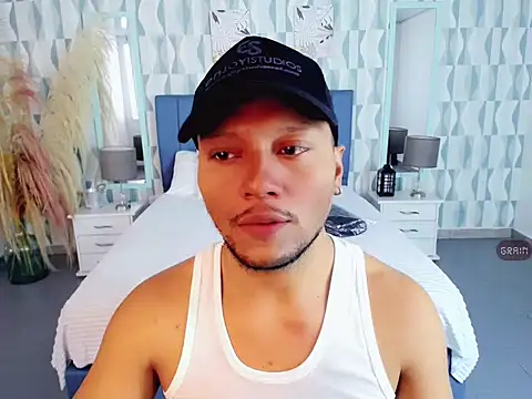 Snapshot of Max_Rivers chatting on November 3, 2025, 7:15 pm Max Rivers online show from November 3, 2025, 7:15 pm