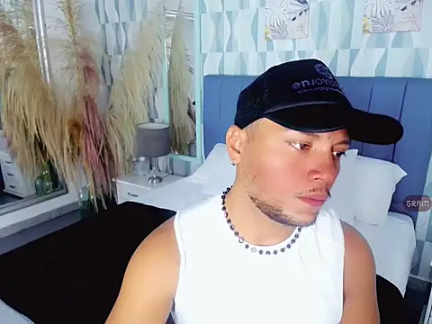 Snapshot of Max_Rivers chatting on November 4, 2025, 7:13 pm Max Rivers online show from November 4, 2025, 7:13 pm