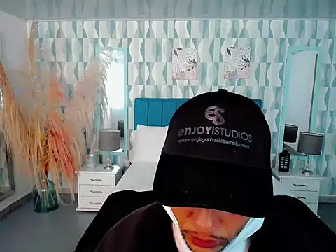 Snapshot of Max_Rivers chatting on November 7, 2025, 12:49 pm Max Rivers online show from November 7, 2025, 12:49 pm