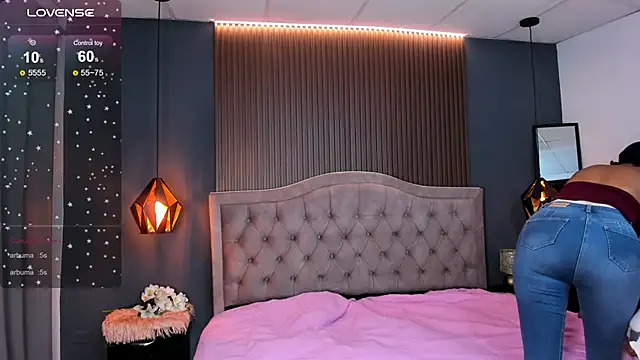 Snapshot of Tiffany__charm_ chatting on November 16, 2025, 3:12 am Tiffany charm online show from November 16, 2025, 3:12 am