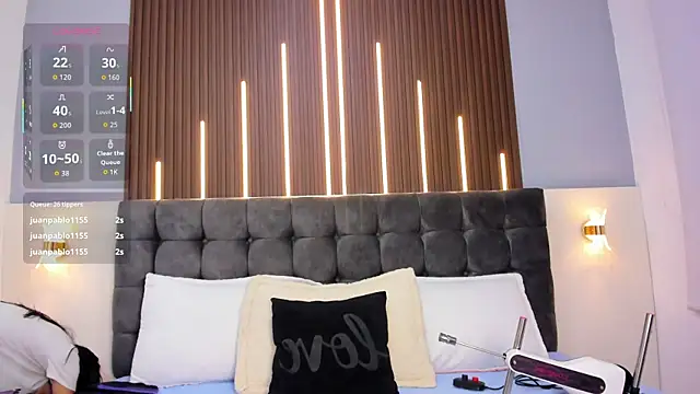 Snapshot of Nathaly__Rosse chatting on October 18, 2025, 3:53 am Nathaly Rosse online show from October 18, 2025, 3:53 am