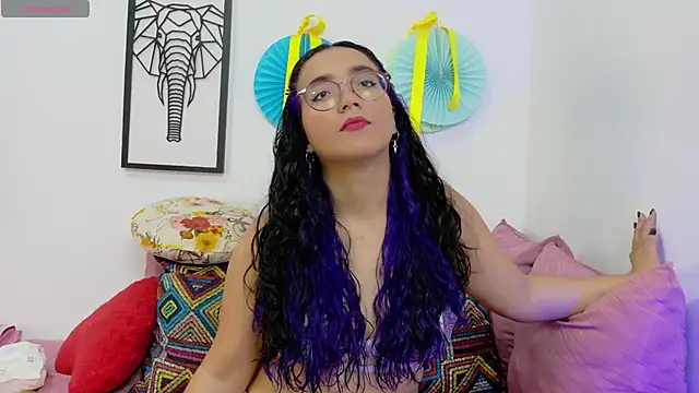 Snapshot of LucyDerby chatting on October 3, 2025, 9:56 pm LucyDerby online show from October 3, 2025, 9:56 pm