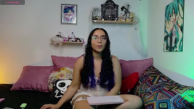 Snapshot of LucyDerby chatting on October 24, 2025, 12:41 am LucyDerby online show from October 24, 2025, 12:41 am